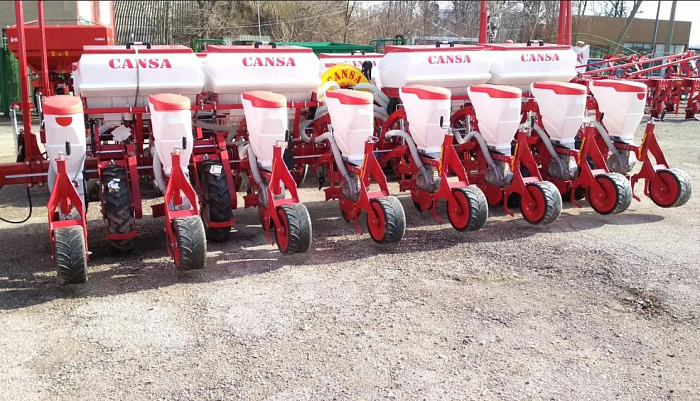 Сеялка пропашная пневматическая Cansa B-900