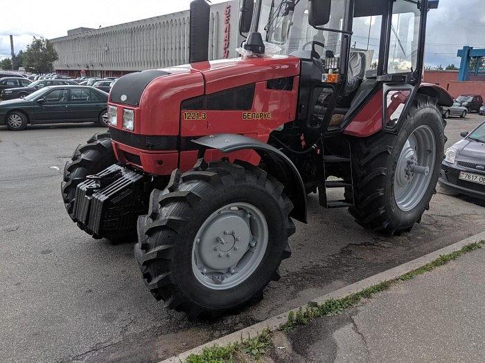 ТРАКТОР БЕЛАРУС-1221.3